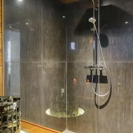 Sleeps 8