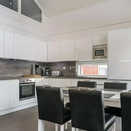 Sleeps 8